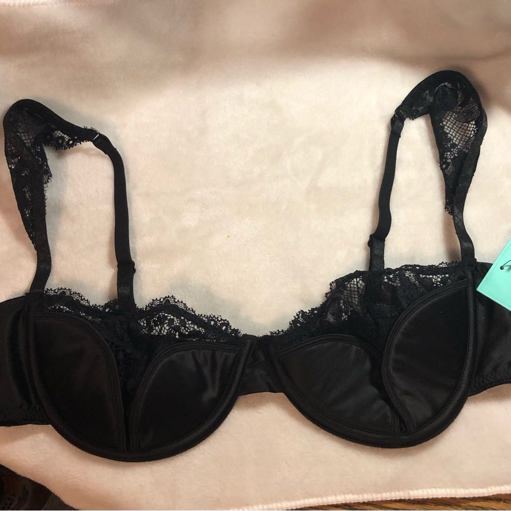 Frederick’s of Hollywood Megan Fox black tulip cup Ilana bra
